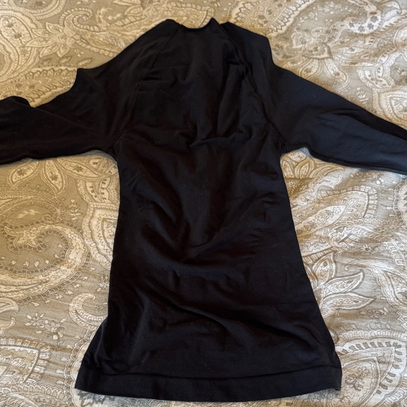 SKIMS Black Long Sleeve 3/4 zip up Top - Picture 5 of 5